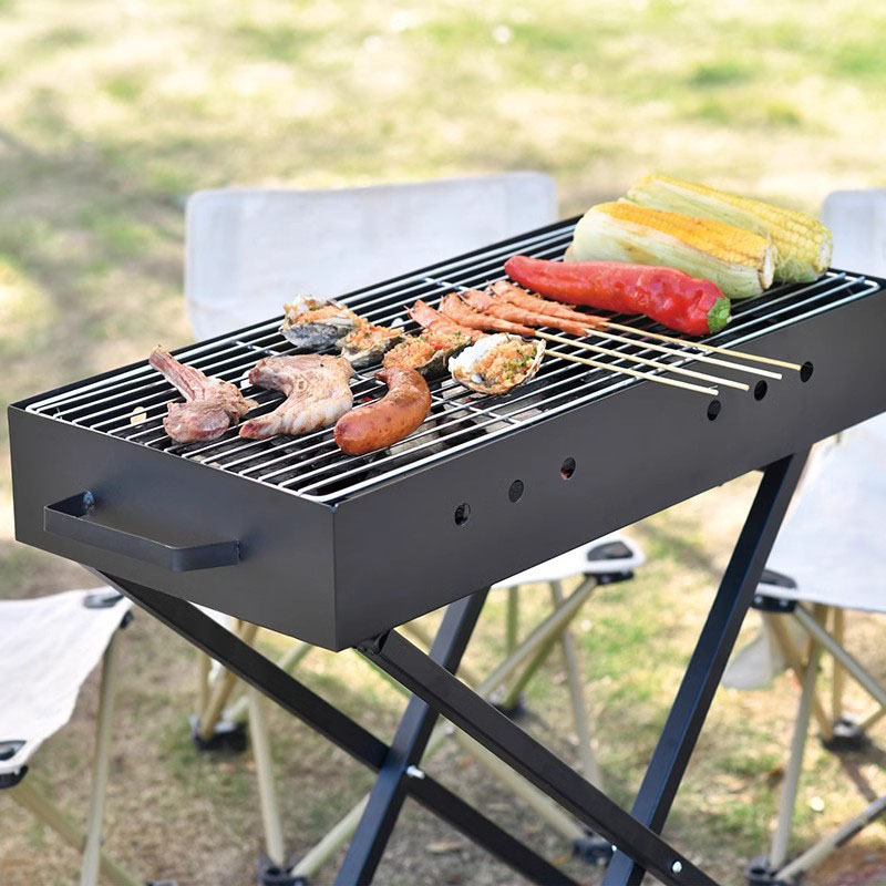 Grill X-chruthach clúdaithe